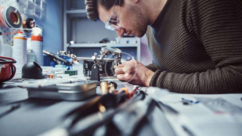 How to spot fake electronics before buying